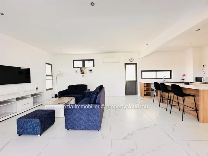 Contemporary Villa With Swimming Pool