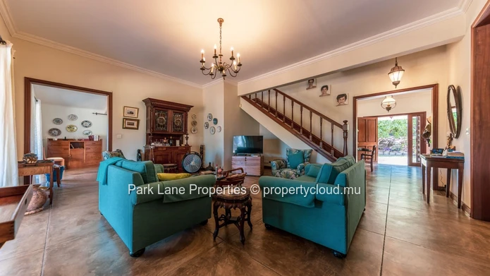 Belle maison au style authentique dans un écrin de verdure avec vue sur le morne