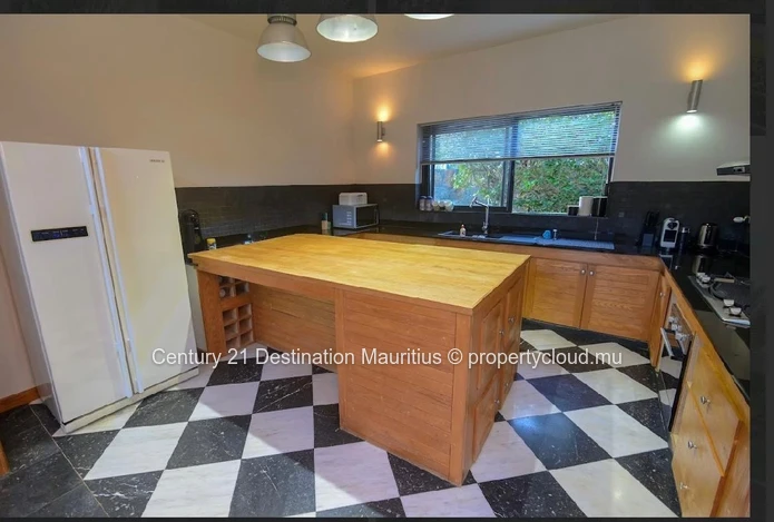 Elegant Furnished Villa for Long-Term Rental 