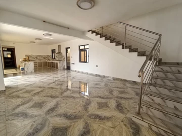5 Bedroom Villa