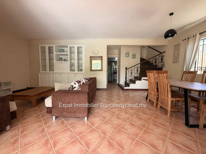 3-Bedroom Family Home with Office, Pool and Mountain Views – For Rent in Tamarin