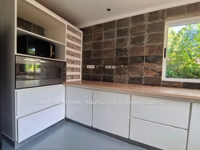 Luxury 4-Bedroom Villa with Coin de Mire Views in Domaine de Belle Vue | Spacious Family Home Near Northfields Intern...