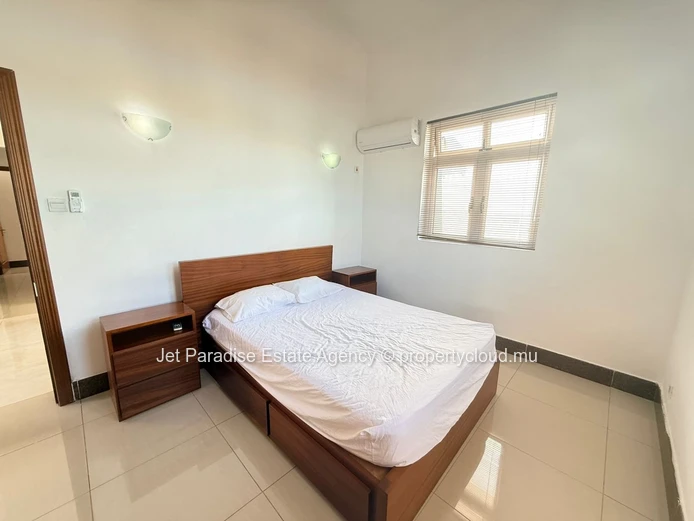 Sea View Apartment with Terrace, Swimming Pool & Close to the Beach