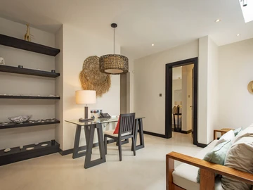 5 Bedroom Villa