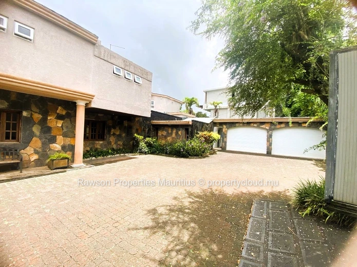 4 Bedroom Villa To Let in Floreal