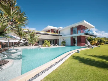 5 Bedroom Villa