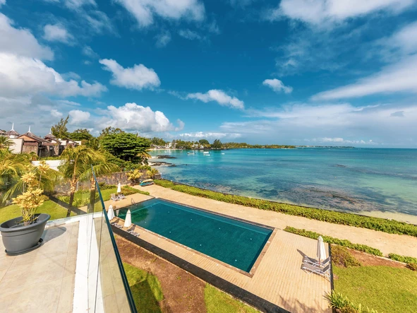 Skyline Serenity: Beachfront Penthouse on Pereybere’s Finest Shore