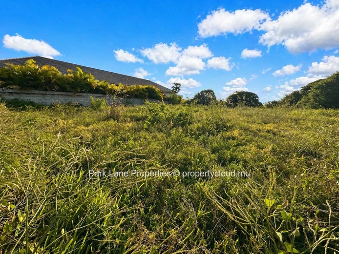 Residential land for sale in secure gated development – Pamplemousses