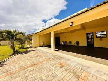 5 Bedroom Villa