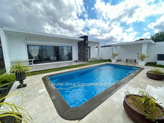 Villa paisible et sécurisée avec piscine au cœur de Grand Baie