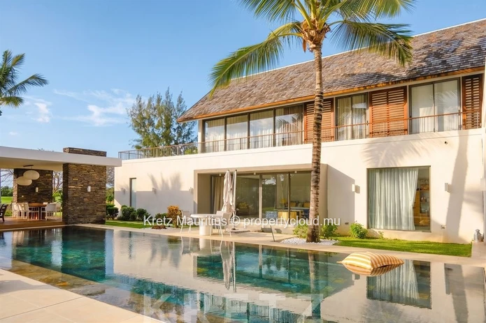 Exceptional Island Signature Villa in the Heart of the Golf Estate