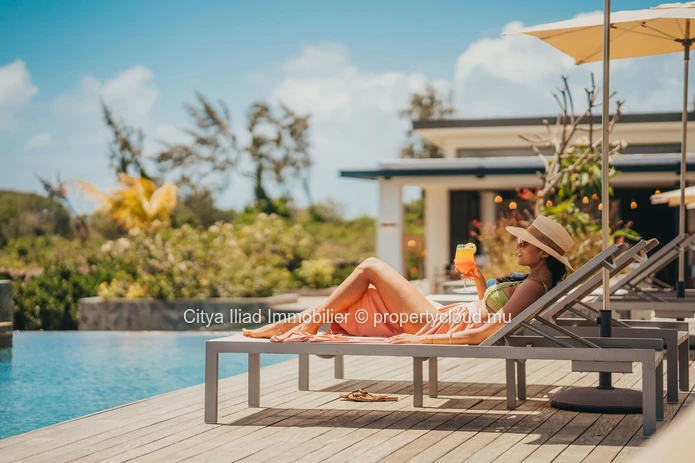 "Stunning 3 Bedroom Apartment with Communal Pool and Sea Views in St Antoine - Only Rs 26,5M!"