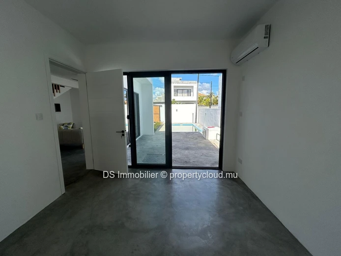 À VENDRE – VILLA SEMI-MEUBLÉE 3 CHAMBRES - FOND DU SAC -NORD- MARCHÉ lOCAL