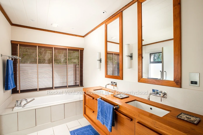 Luxury Villa for Sale in Anahita – East Coast