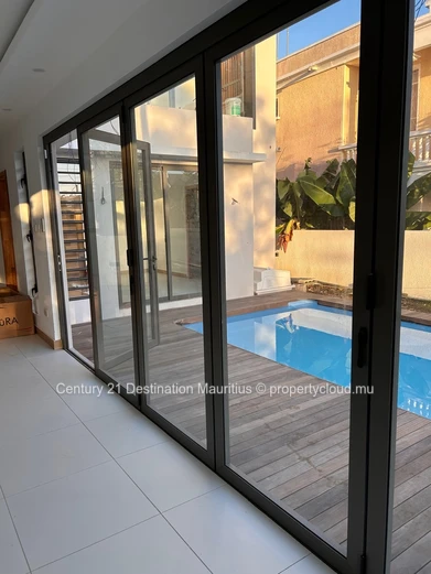 New Contemporary 4 bedroom-4 bathrooms Villa-Swimming pool-Trou aux biches , Morcellement Jhuboo