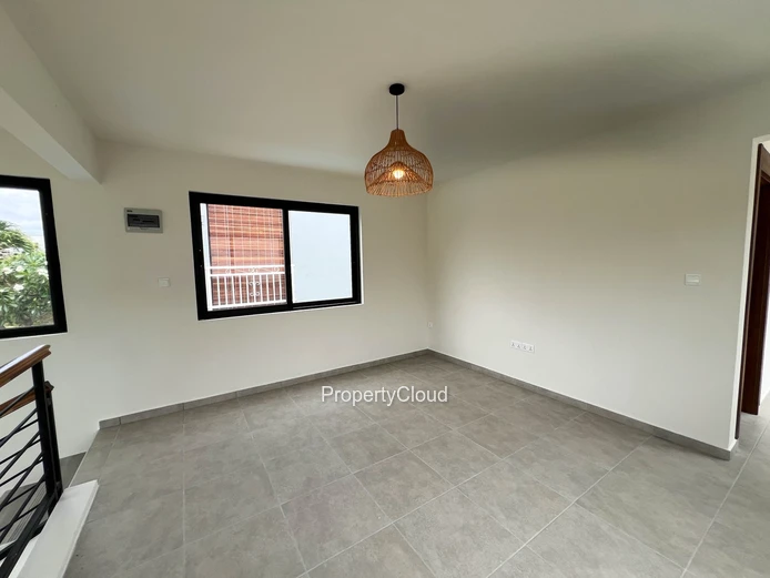 À Vendre - Villa Neuve De 3 Chambres -  Pereybere