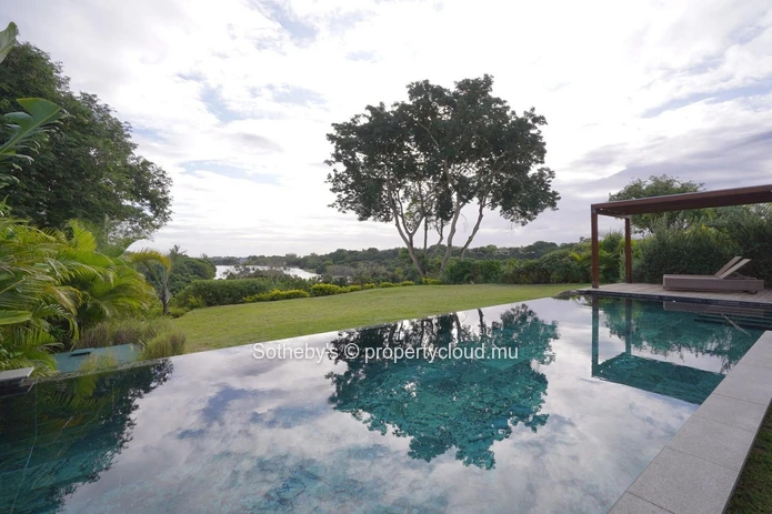  Villa Naiad