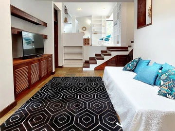 5 Bedroom Villa
