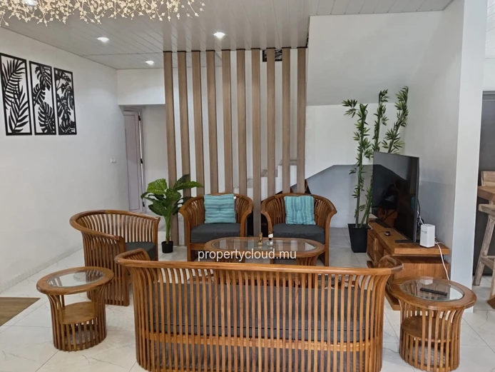 Villa Neuve à Vendre – Calodyne (Achevée en août 2025)