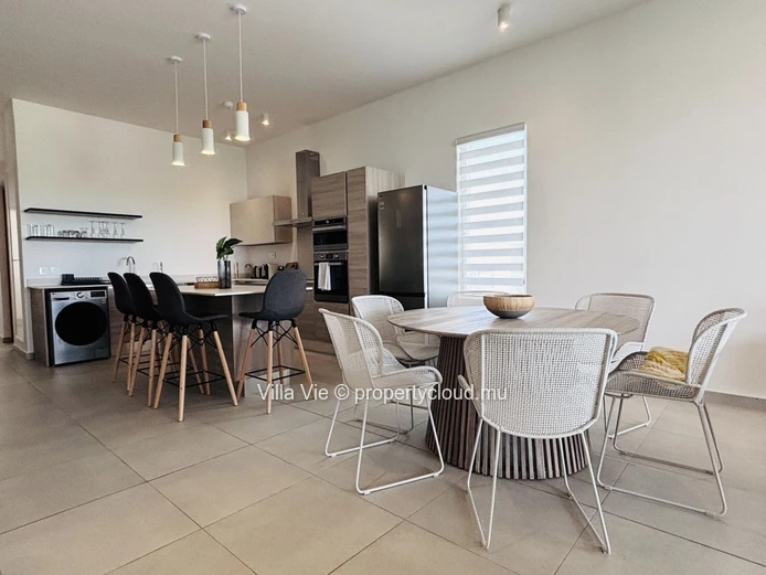 Péreybère - 3-bedroom penthouse with private pool in a secured residence