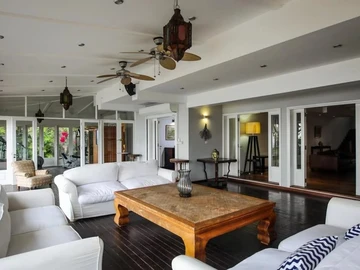 5 Bedroom Villa