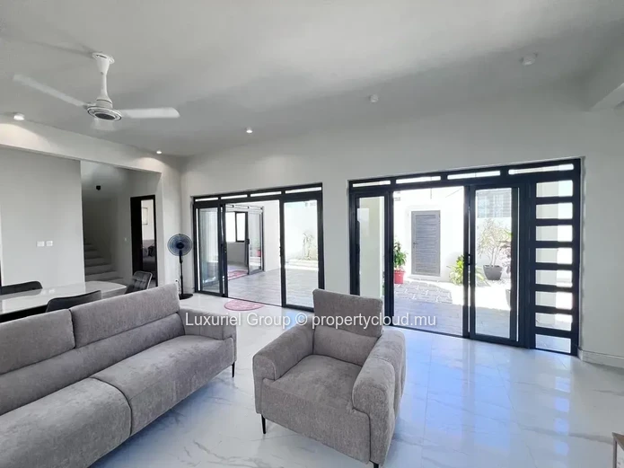 4-Bedroom Villa With Private Pool In Grand Baie