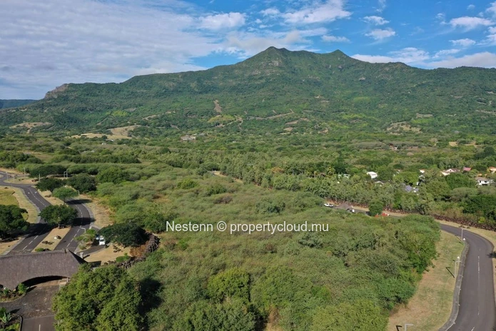 L'élégance absolue de cette incroyable villa de 445m2 au cœur de la nature mauricienne