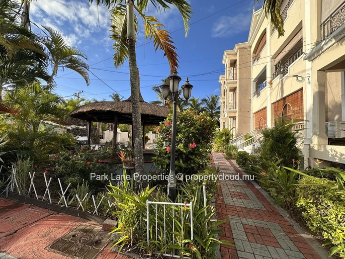 Comfortable apartment just steps away from Mont Choisy beach