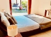 A stunning single-storey villa is available for rent in the secured and upscale Oasis 2 (Evaco) residence in Pereybere.