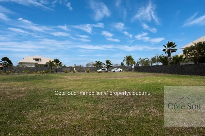 Residential lot - Secure subdivision - Beau Vallon