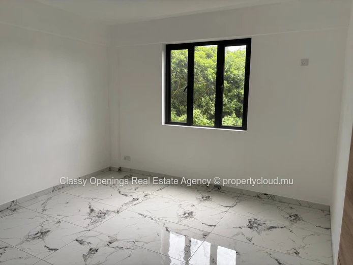 Marble-Floored 3-Bed Penthouse in Highlands, Vacoas