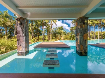 6 Bedroom Villa