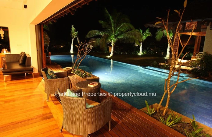 Luxueuse villa 6 càc dans domaine privé avec hôtel 5* en front de mer