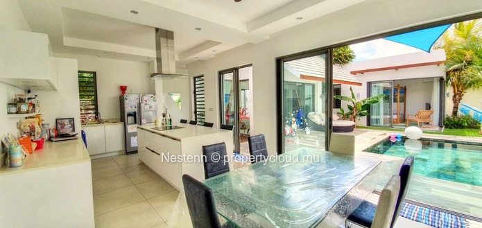 Modern tropical living with 4 bedrooms