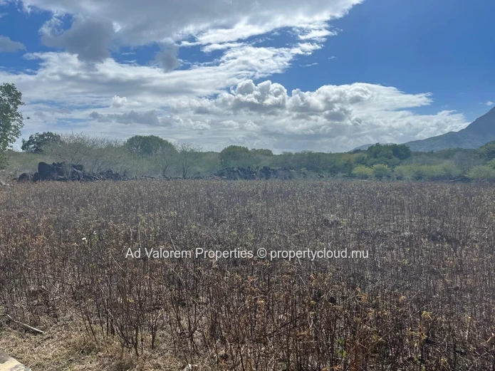 2,470m² Residential Land for Sale in Rivière Noire