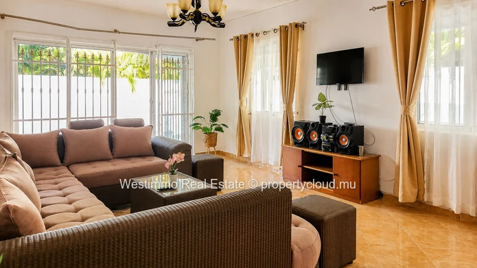 3-bedroom house for rent in La Preneuse with a garden, close to everything