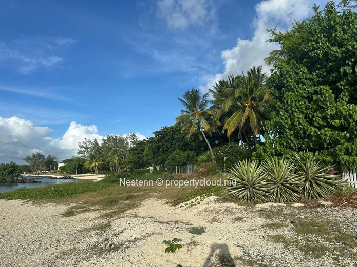 Commercial space on the coastal road 
