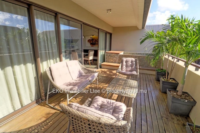Sunlit Grand Baie 3-Bed Penthouse - Pool & Balcony