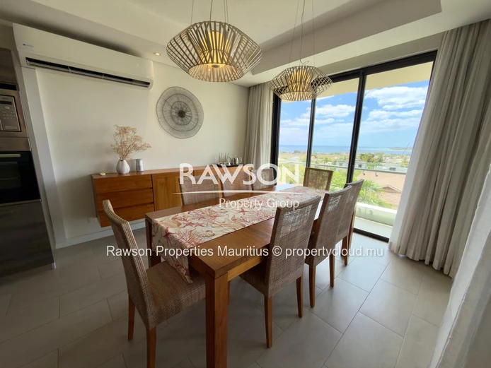 À vendre – Duplex moderne avec vue mer et montagne à Tamarin 