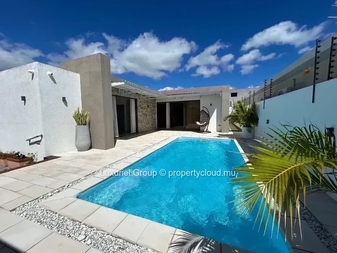Your Private Oasis in Pereybère – Modern Villa with Pool and Garden