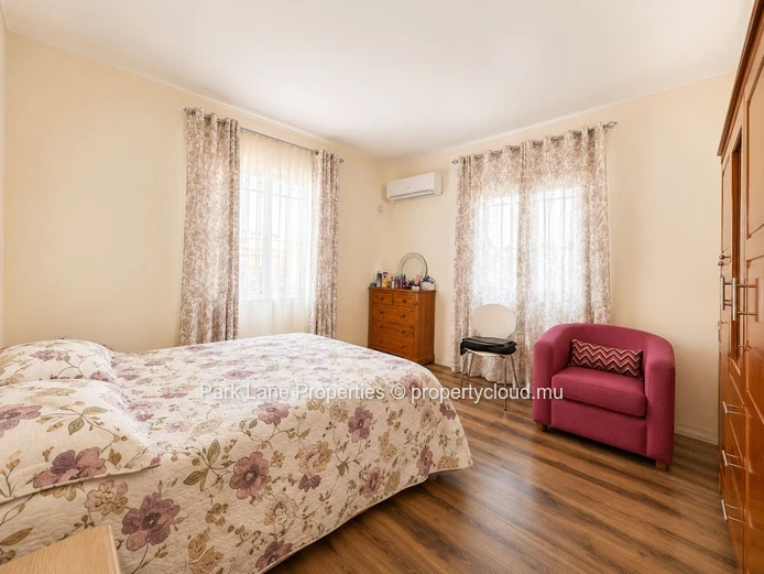 Spacious family home with two independent living spaces in the heart of Grand Bay
