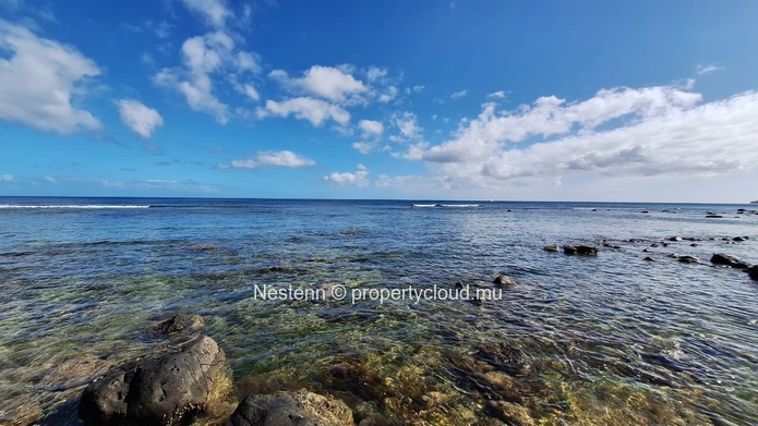 Superb 3-bedroom ground floor apartment on the waterfront