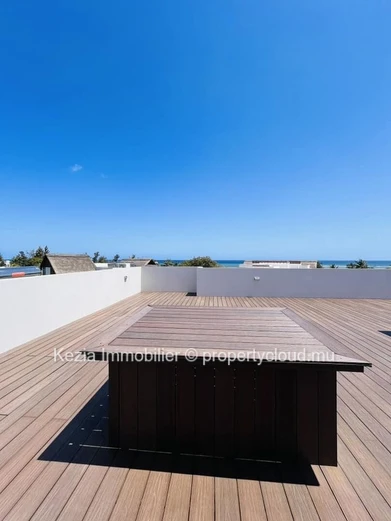 Contemporary First-Floor Apartment Close To The Beach