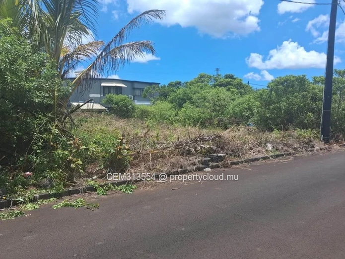 9.57 Perches Residential Land for Sale – Pinewood Gardens, Wooton 