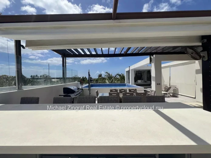 Private Beach Access - Penthouse in Pereybere