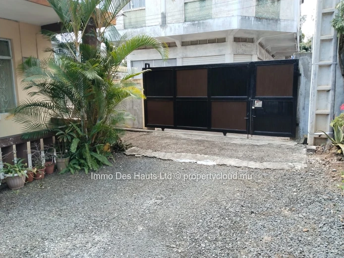 Maison de 4 chambres semi meublé en vente Rose Hill 