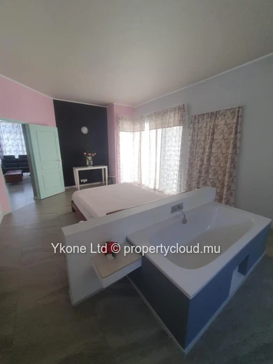 Villa For Sale In Pereybere
