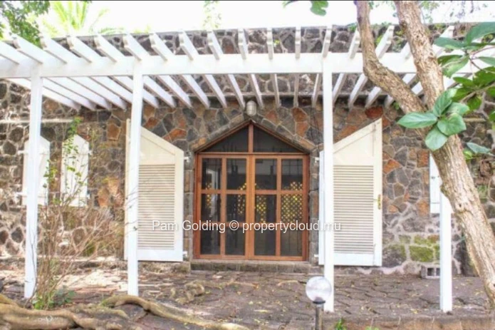 Grand Gaube - Maison à louer - Pam Golding Mauritius