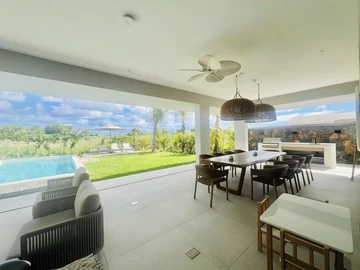 4 Bedroom Villa