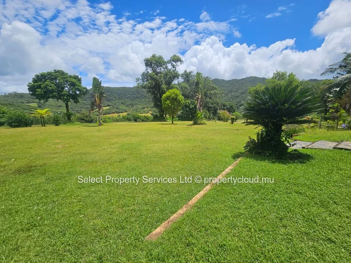 A louer: Villa d'exception de 5 chambres en suite avec vue sur la montagne – Domaine de La Grave, Cluny